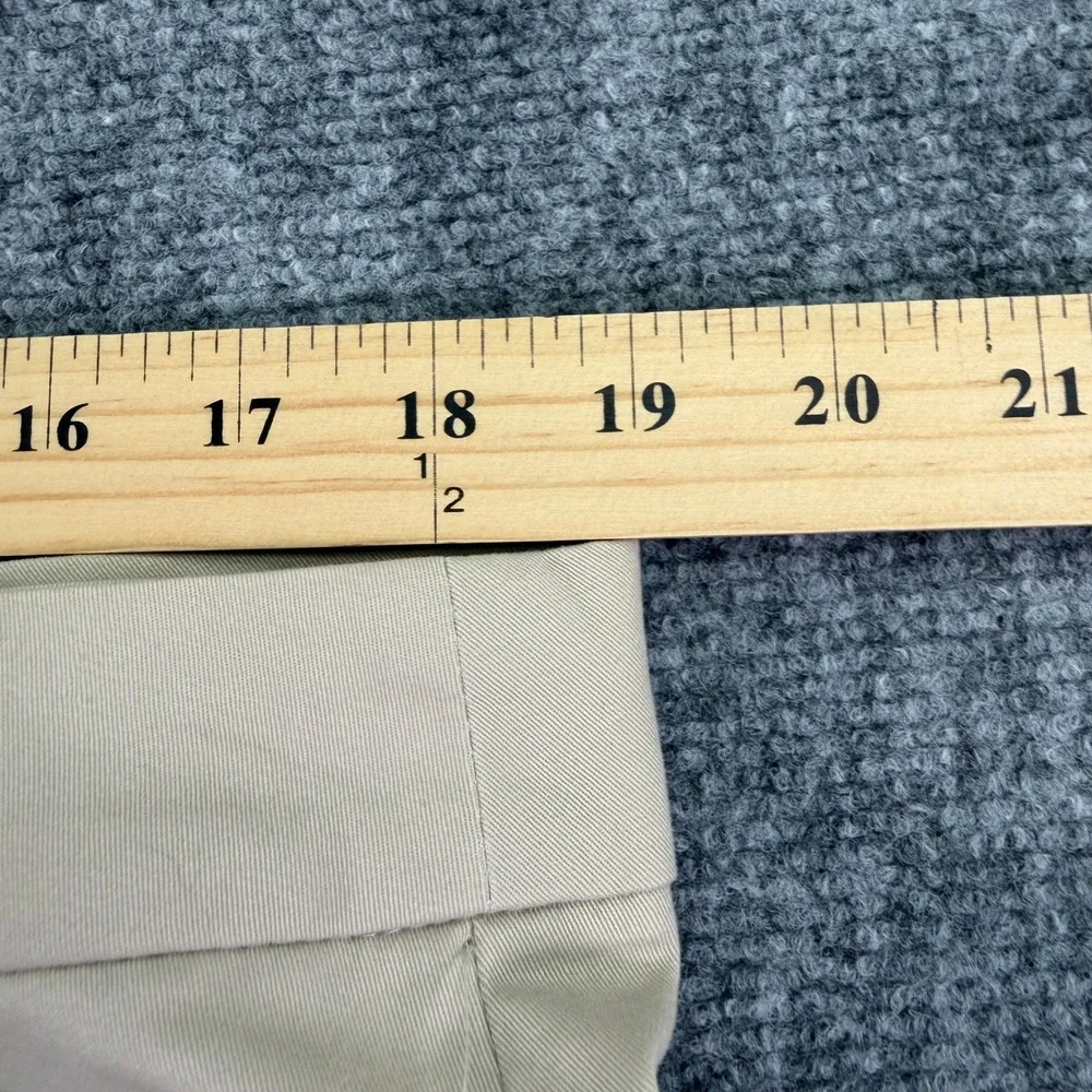 Croft & Barrow Shorts Womens 18 (38x10) Khaki Bermuda Mid Rise Secretly Slimming
